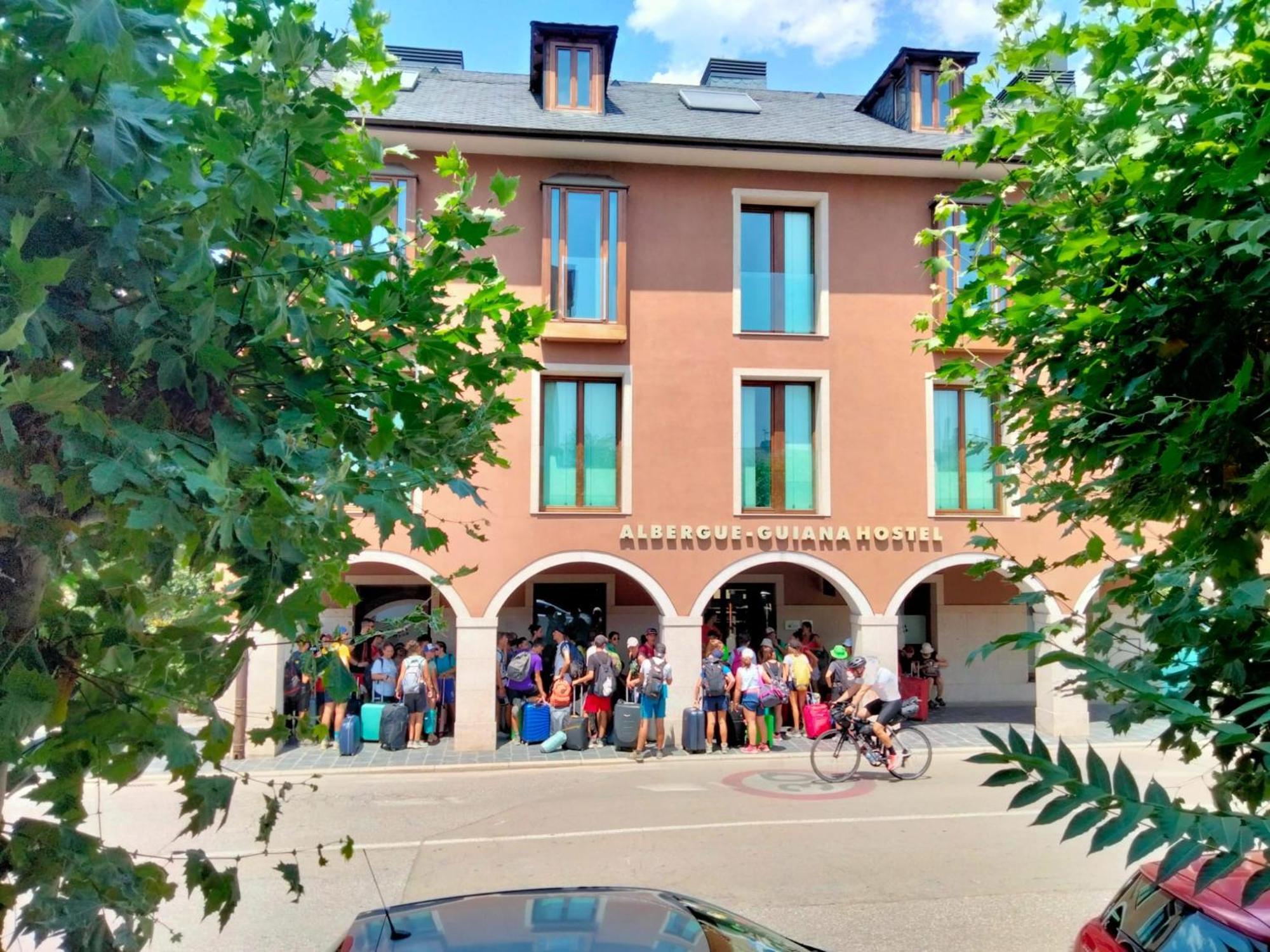 Albergue Guiana Hostel Ponferrada Exterior photo